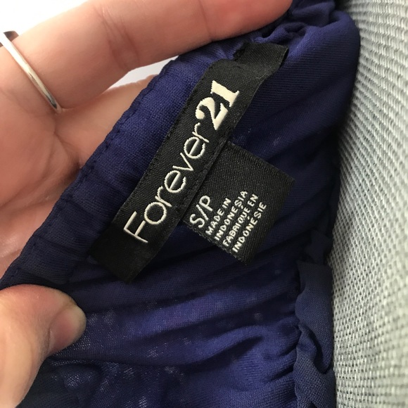 Halter dress - Picture 6 of 6